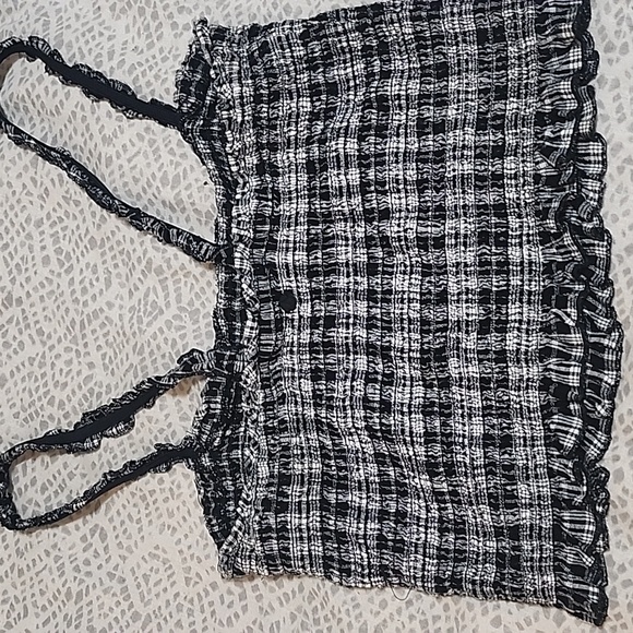 Volcom tank - Picture 2 of 3